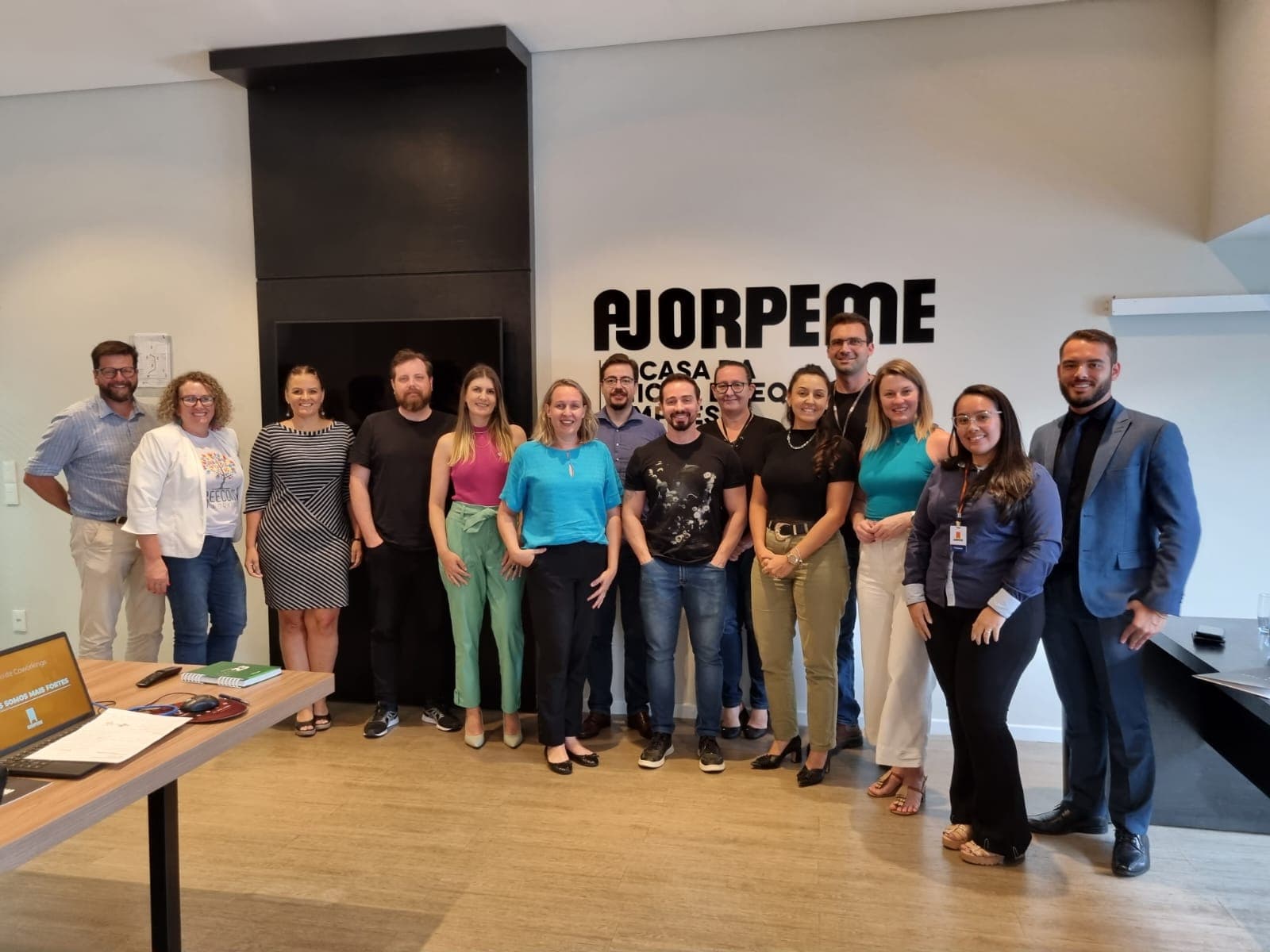 Reunião do núcleo de coworkings da Ajorpeme com vereador Netto Peters