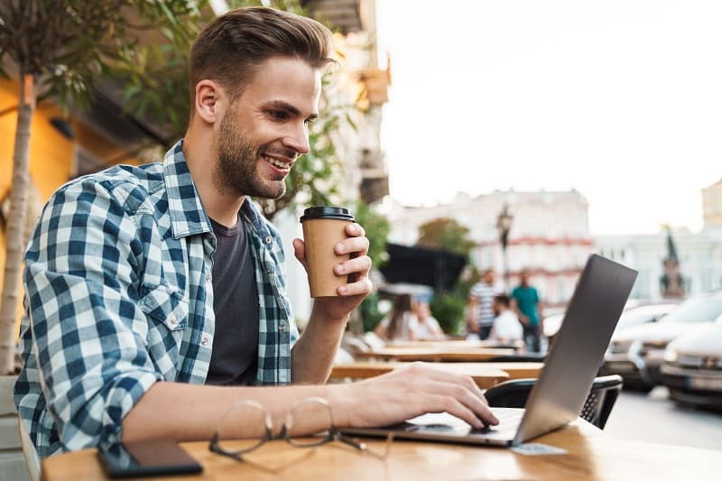 Como o Trabalho Híbrido aumenta a procura por Coworkings?