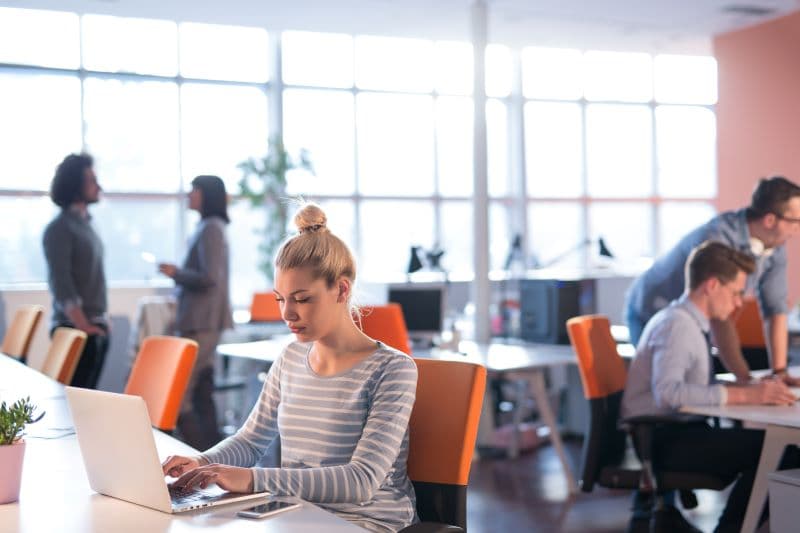 Futuro dos Empregos Remotos: Aumento de Vagas ou Retorno ao Presencial?