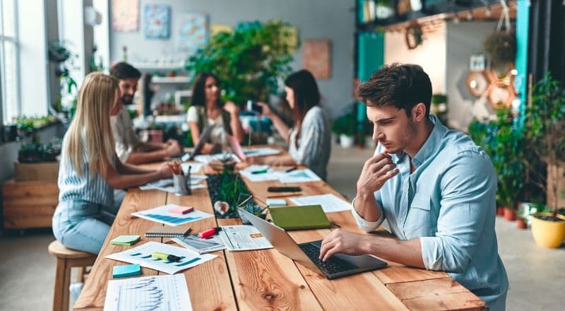 CLT e PJ: Quais as vantagens e desvantagens para Profissionais e Empresas?