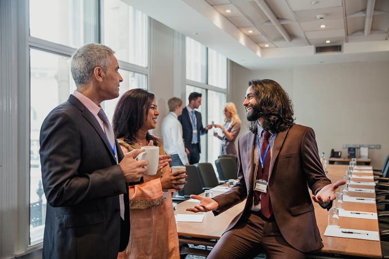 Como fazer networking em eventos e ter uma rede de contatos?